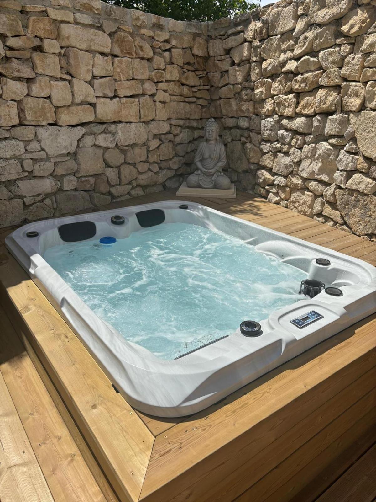 Murs  Chez Daniele Chambre Avec Jacuzzi Et Terrasse Privee מראה חיצוני תמונה